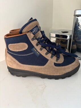 Vasque hiking boots